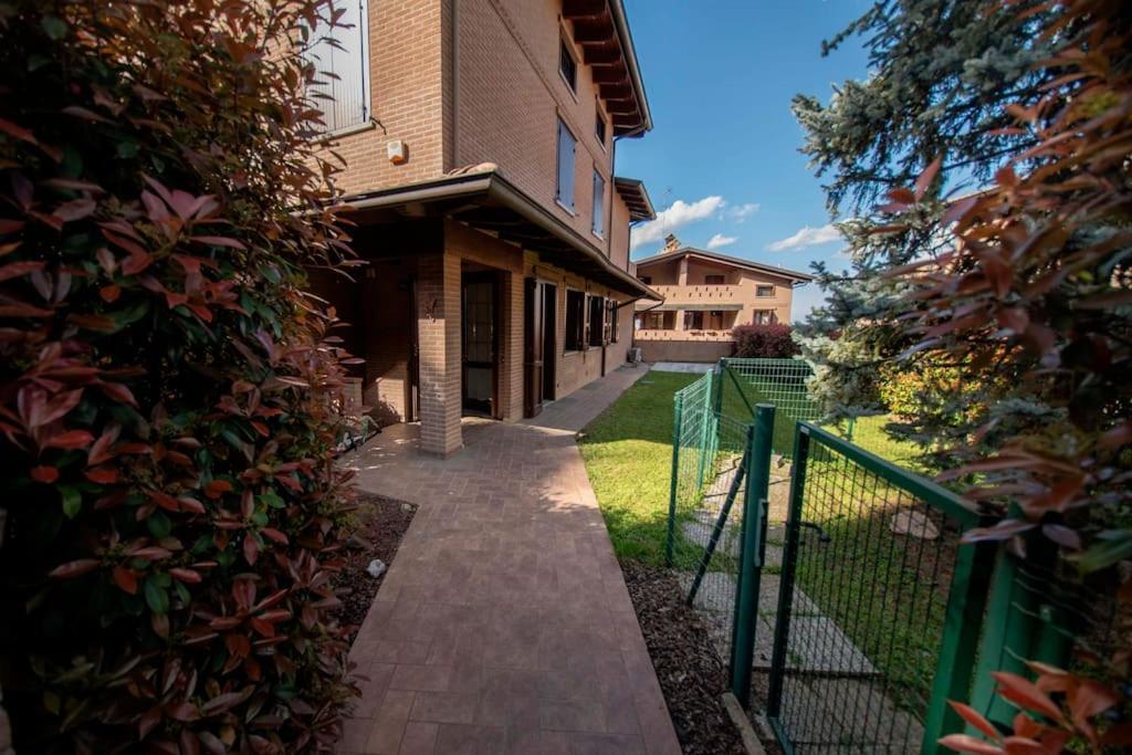 Jacuzzi Apartment In Italian Villa, Wi-Fi & Garden Sassuolo - Maranello Casalgrande Bagian luar foto