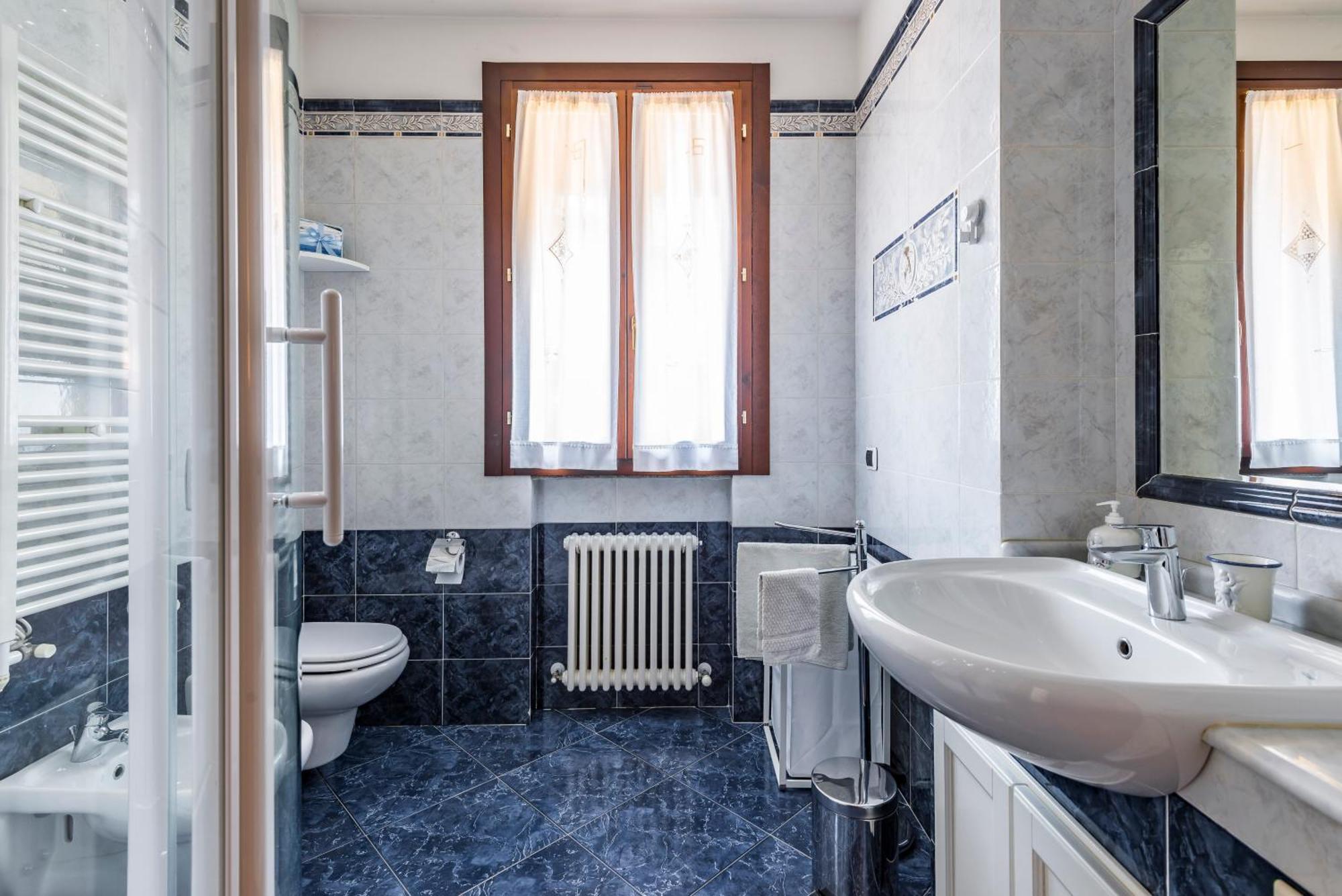 Jacuzzi Apartment In Italian Villa, Wi-Fi & Garden Sassuolo - Maranello Casalgrande Bagian luar foto