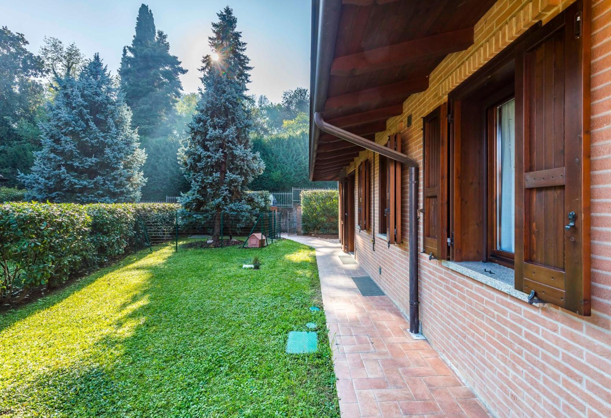 Jacuzzi Apartment In Italian Villa, Wi-Fi & Garden Sassuolo - Maranello Casalgrande Bagian luar foto